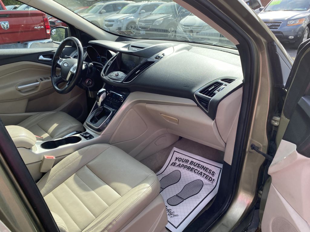Photo 18 of this FORD ESCAPE