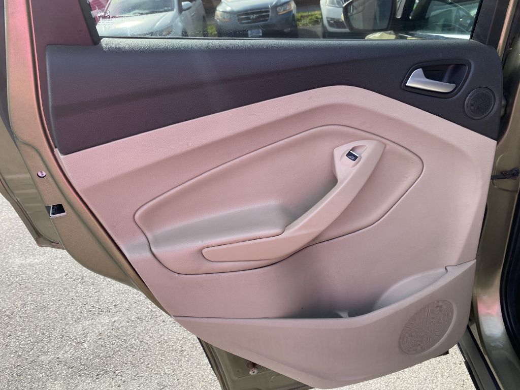 Photo 21 of this FORD ESCAPE