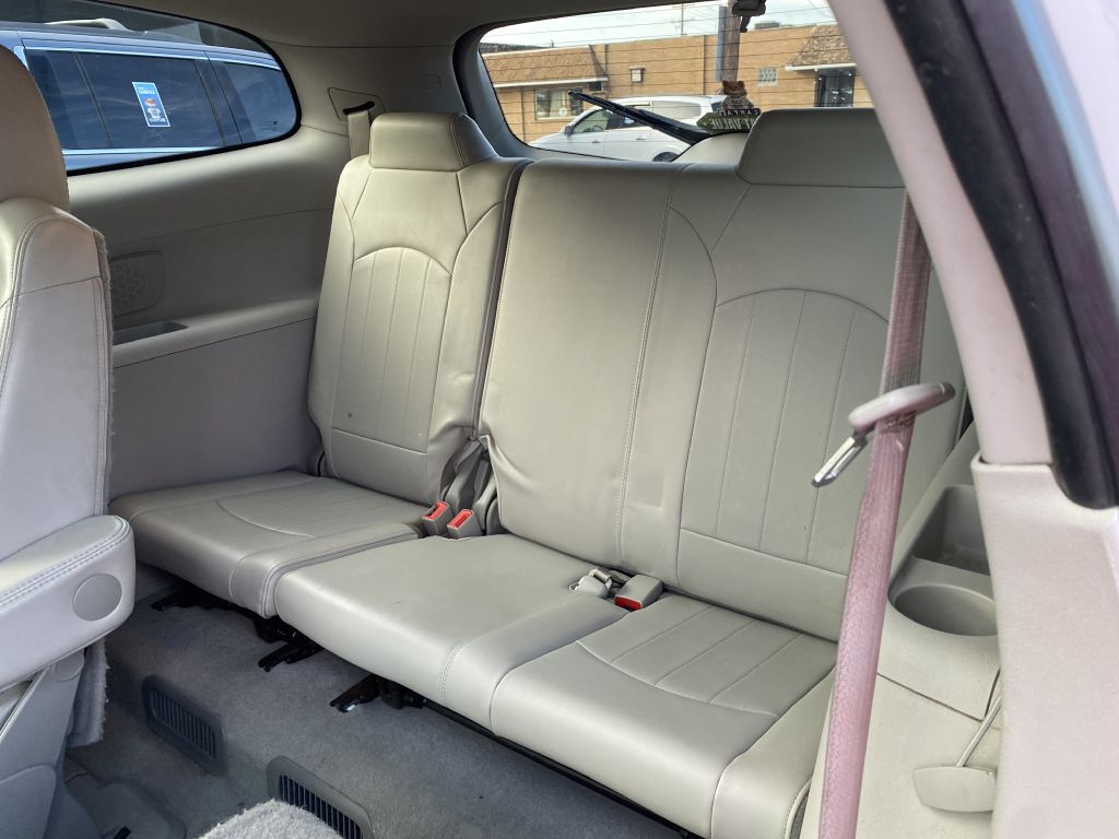 Photo 16 of this BUICK ENCLAVE