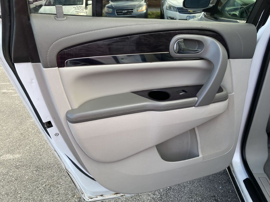 Photo 22 of this BUICK ENCLAVE