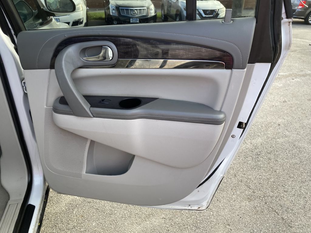 Photo 23 of this BUICK ENCLAVE