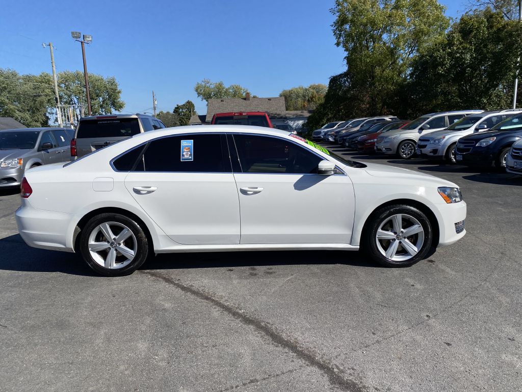 Photo 4 of this VOLKSWAGEN PASSAT