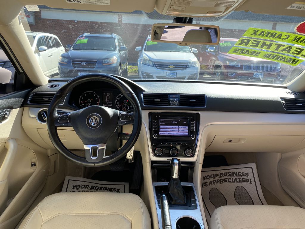 Photo 9 of this VOLKSWAGEN PASSAT