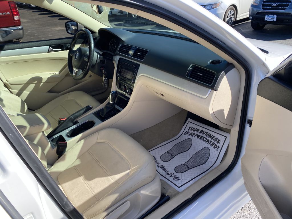 Photo 17 of this VOLKSWAGEN PASSAT