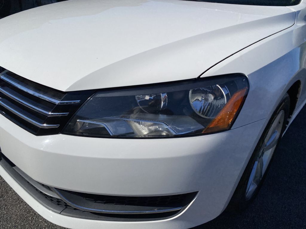 Photo 24 of this VOLKSWAGEN PASSAT