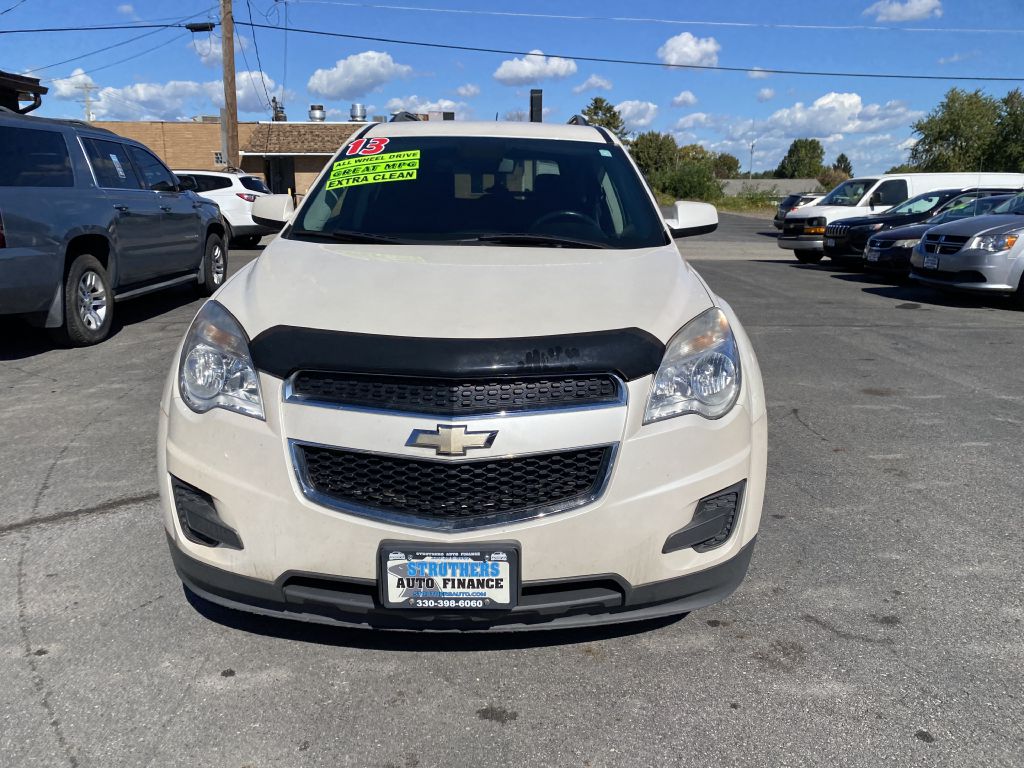 Photo 2 of this CHEVROLET EQUINOX
