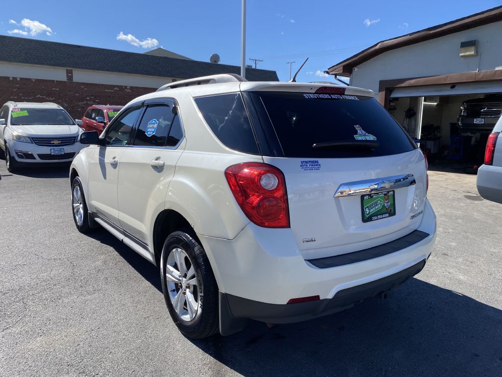 Photo 7 of this CHEVROLET EQUINOX