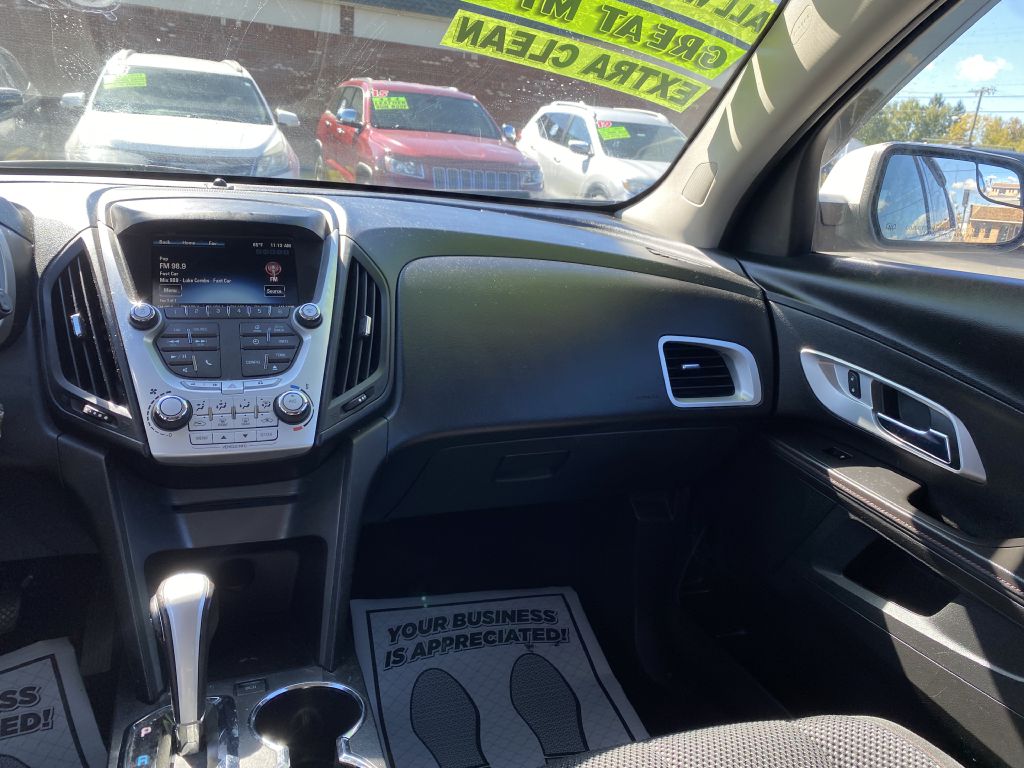 Photo 11 of this CHEVROLET EQUINOX