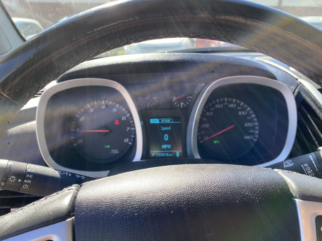Photo 12 of this CHEVROLET EQUINOX