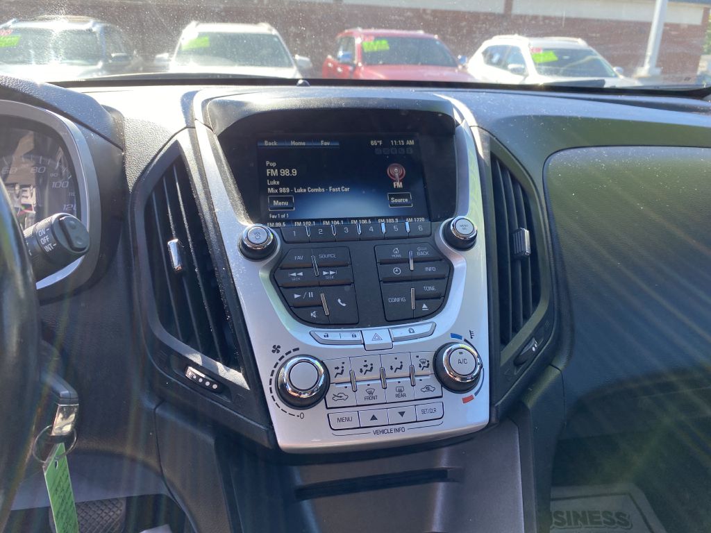 Photo 13 of this CHEVROLET EQUINOX