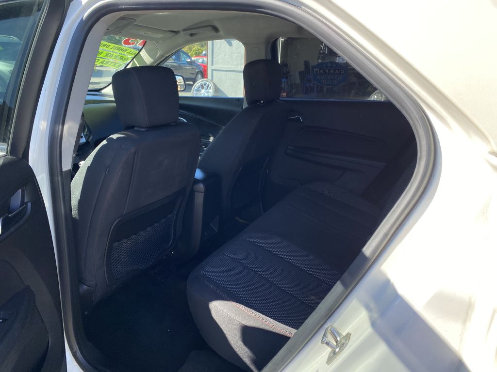 Photo 15 of this CHEVROLET EQUINOX