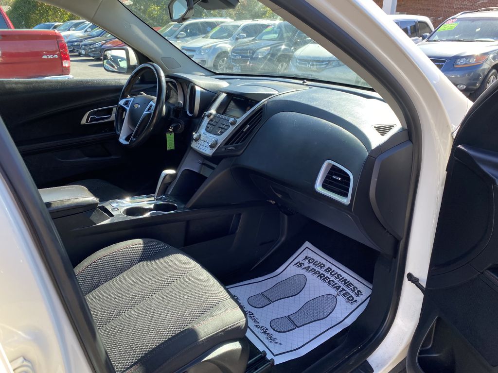 Photo 18 of this CHEVROLET EQUINOX