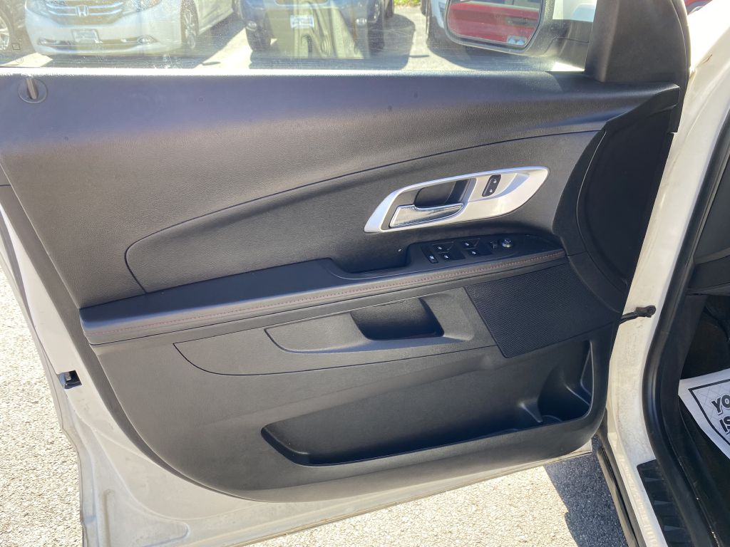 Photo 20 of this CHEVROLET EQUINOX
