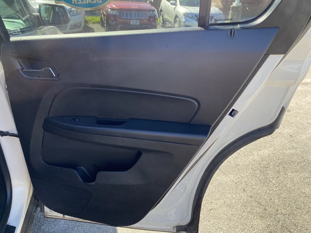 Photo 22 of this CHEVROLET EQUINOX