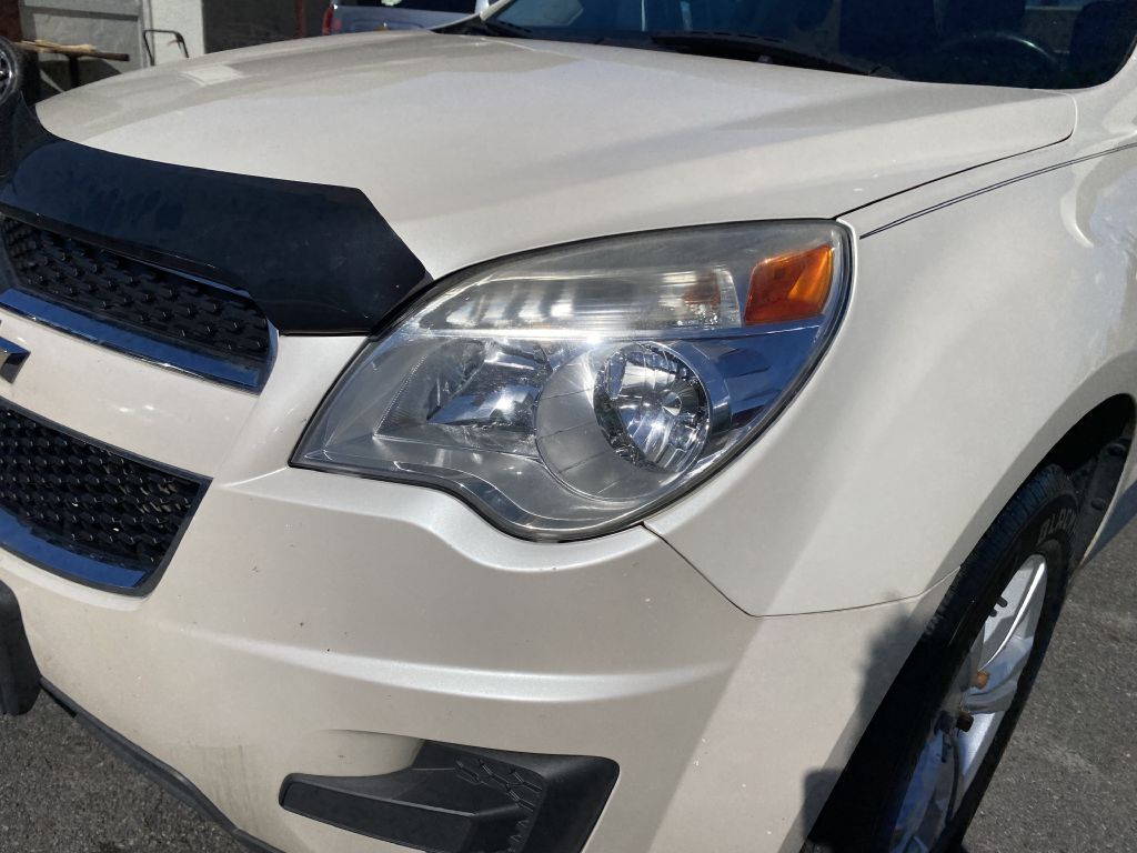 Photo 25 of this CHEVROLET EQUINOX