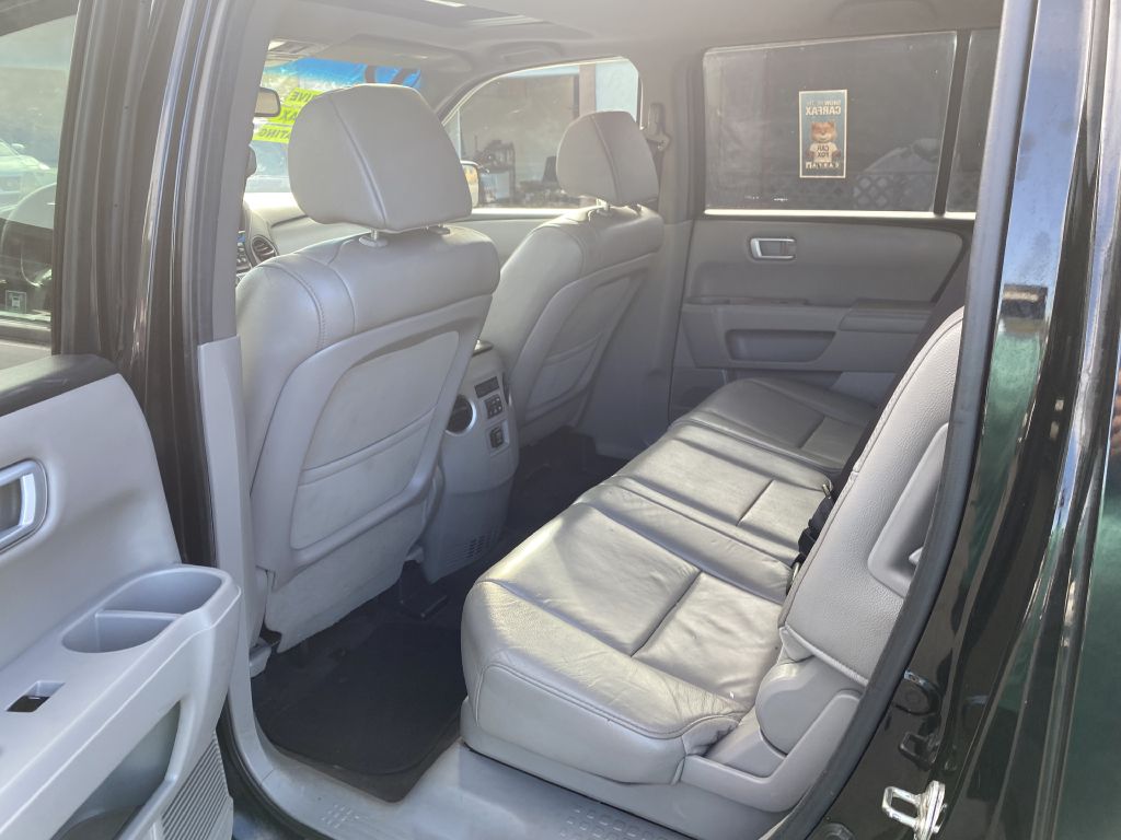 Photo 15 of this HONDA PILOT