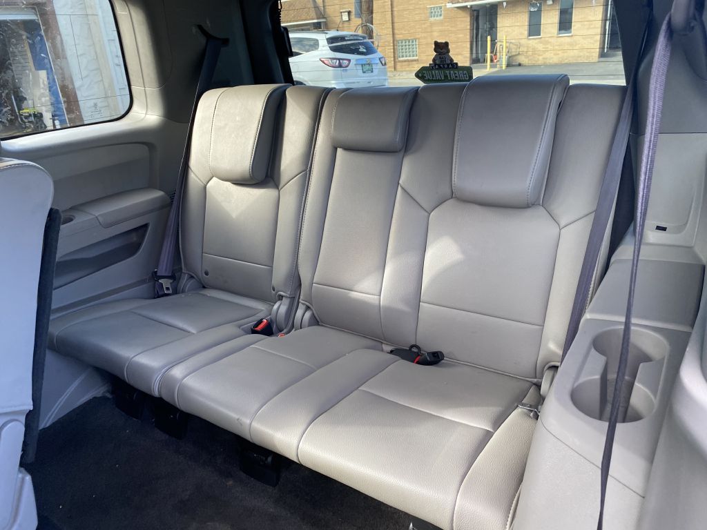 Photo 16 of this HONDA PILOT