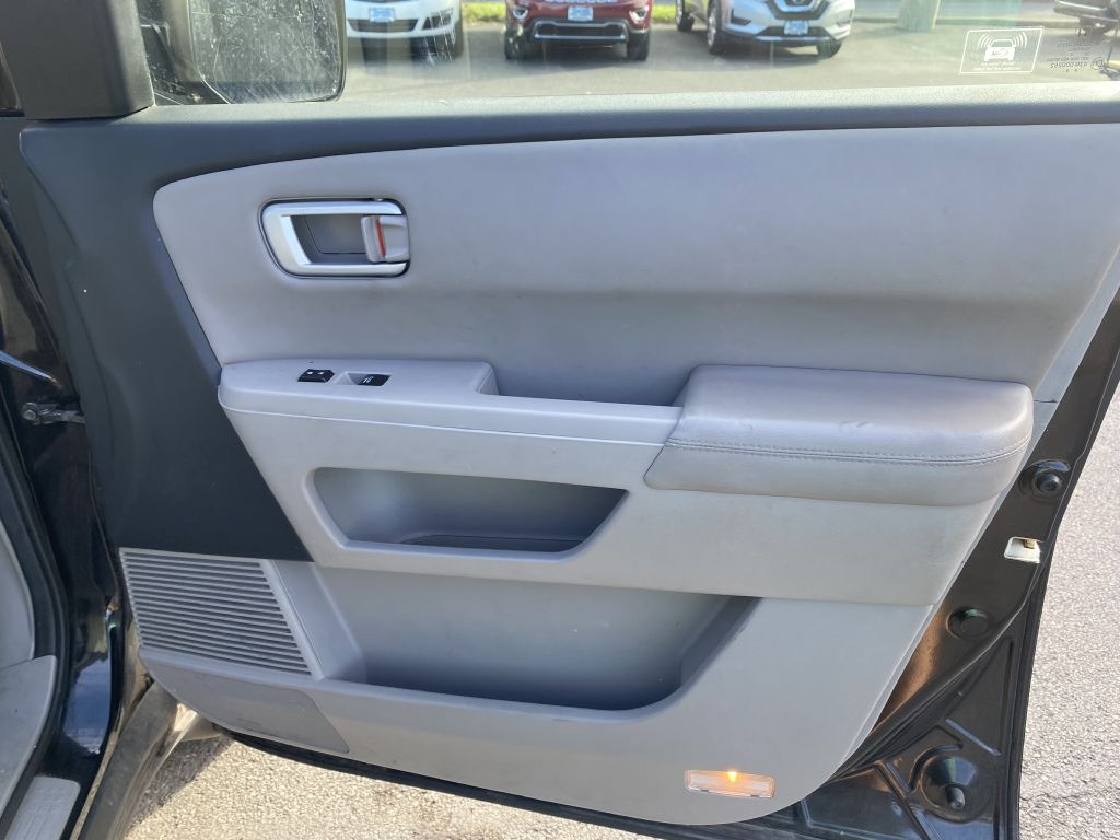 Photo 24 of this HONDA PILOT
