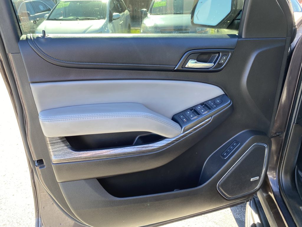 Photo 21 of this CHEVROLET TAHOE