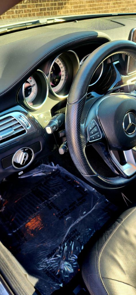 Photo 15 of this MERCEDES-BENZ CLS