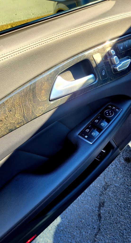 Photo 13 of this MERCEDES-BENZ CLS
