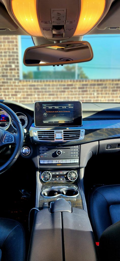 Photo 16 of this MERCEDES-BENZ CLS