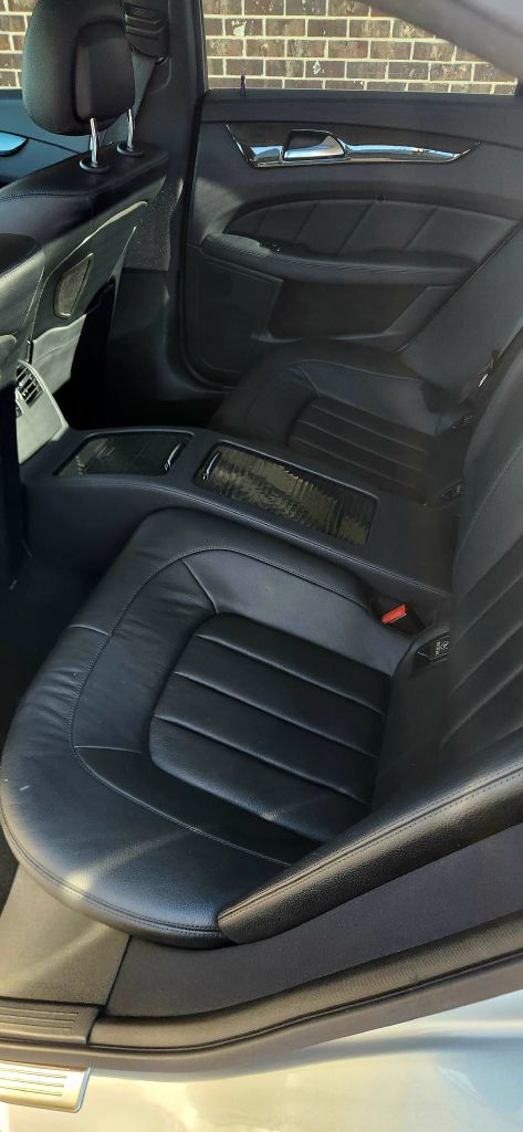 Photo 22 of this MERCEDES-BENZ CLS