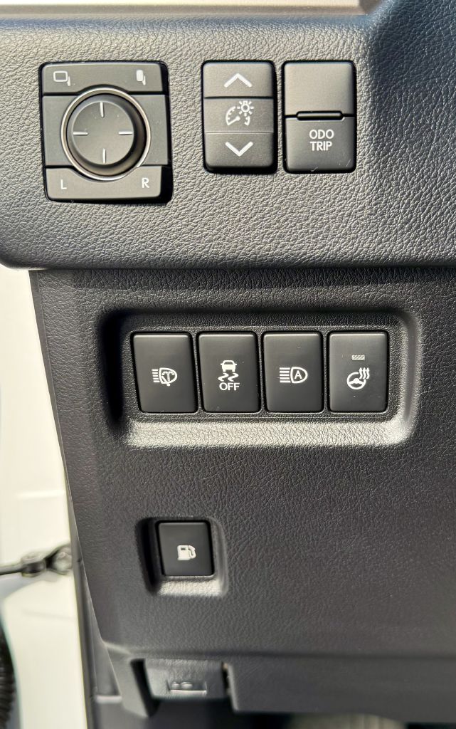 Photo 12 of this LEXUS GX