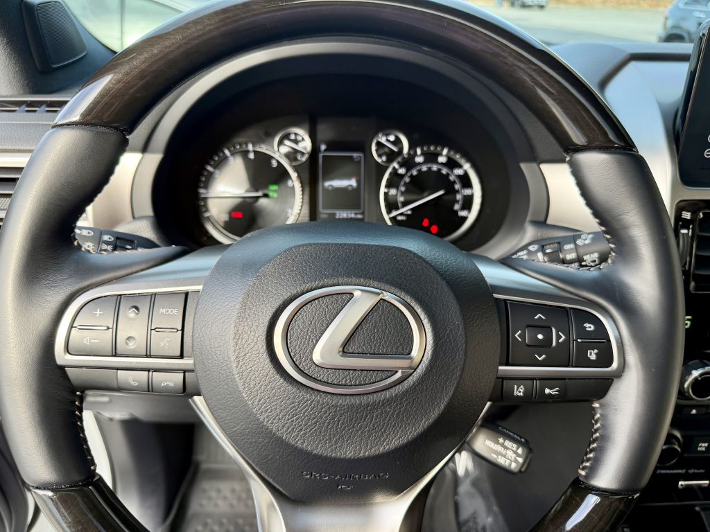Photo 11 of this LEXUS GX