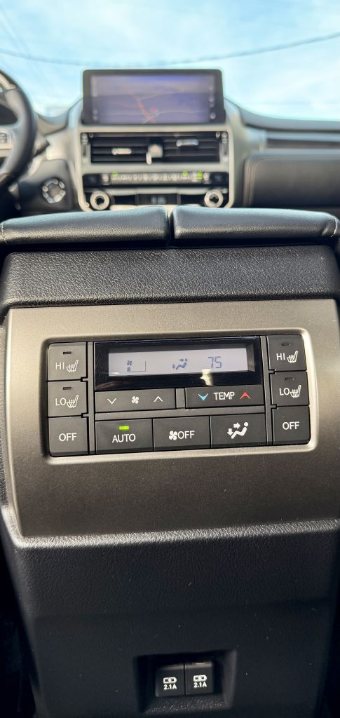 Photo 19 of this LEXUS GX