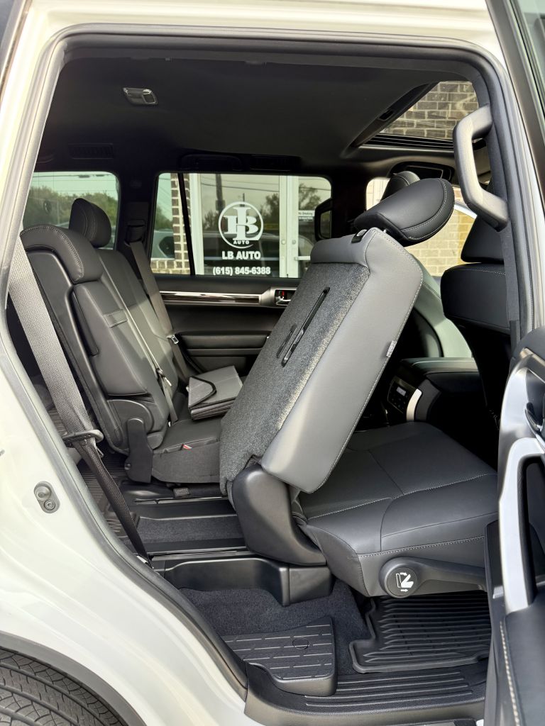 Photo 24 of this LEXUS GX