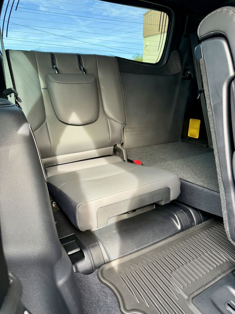Photo 25 of this LEXUS GX