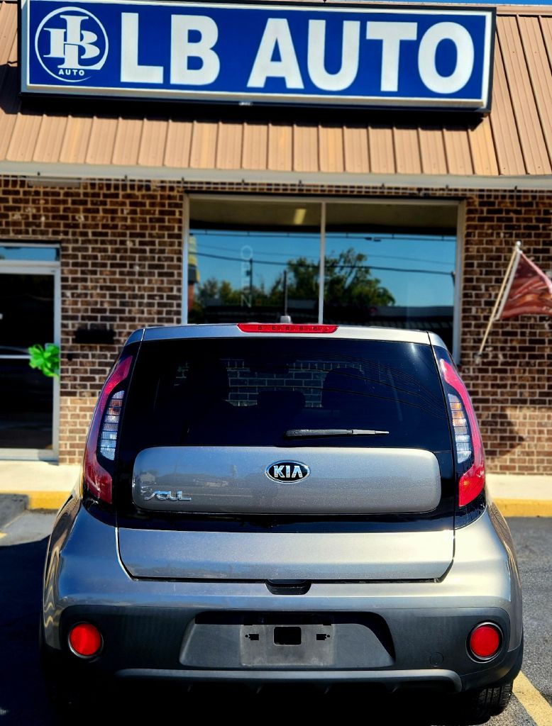 Photo 2 of this KIA SOUL