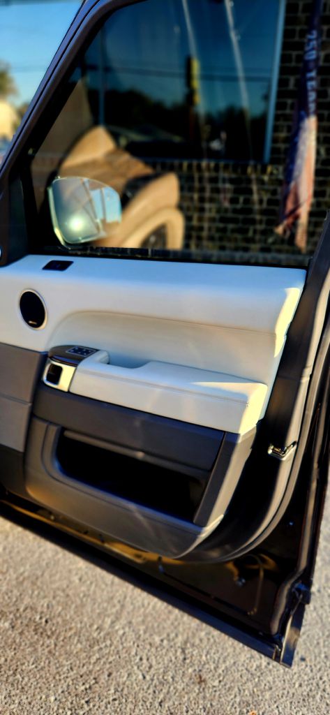 Photo 10 of this LAND ROVER RANGE ROVER SPO