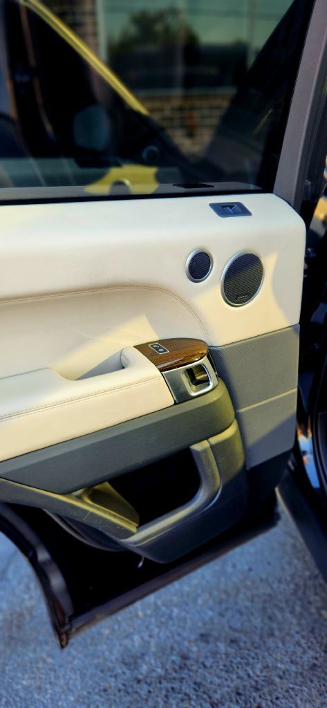 Photo 17 of this LAND ROVER RANGE ROVER SPO