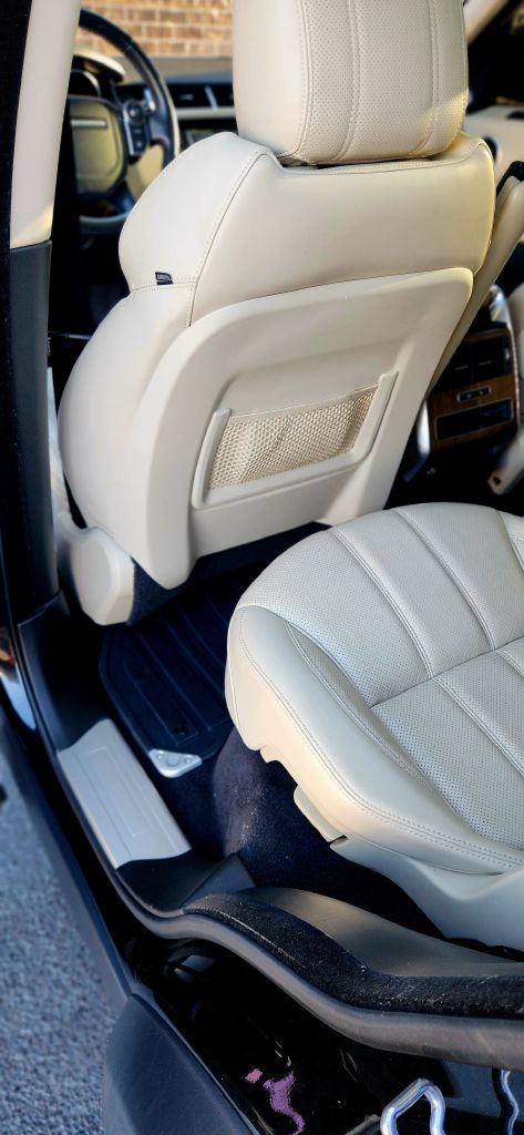 Photo 18 of this LAND ROVER RANGE ROVER SPO