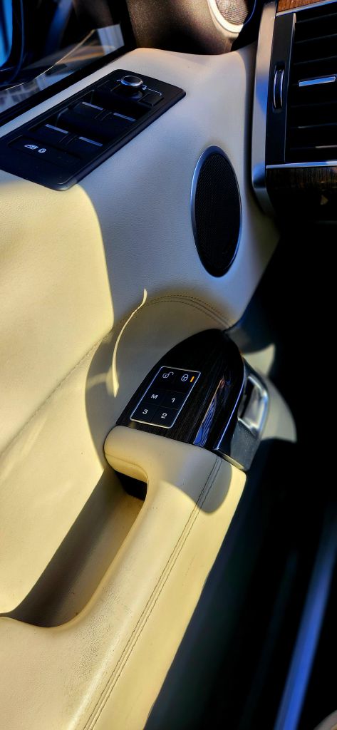 Photo 21 of this LAND ROVER RANGE ROVER SPO