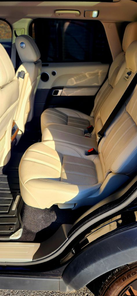 Photo 25 of this LAND ROVER RANGE ROVER SPO