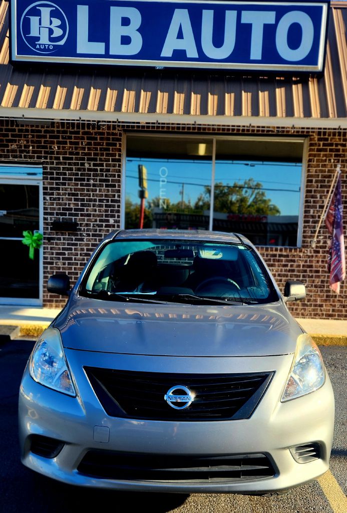 Photo 3 of this NISSAN VERSA