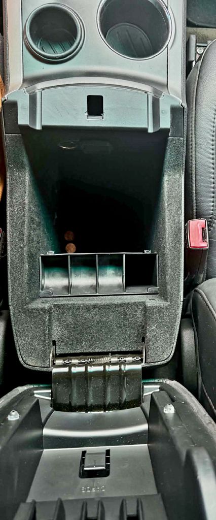 Photo 13 of this FORD EXPLORER