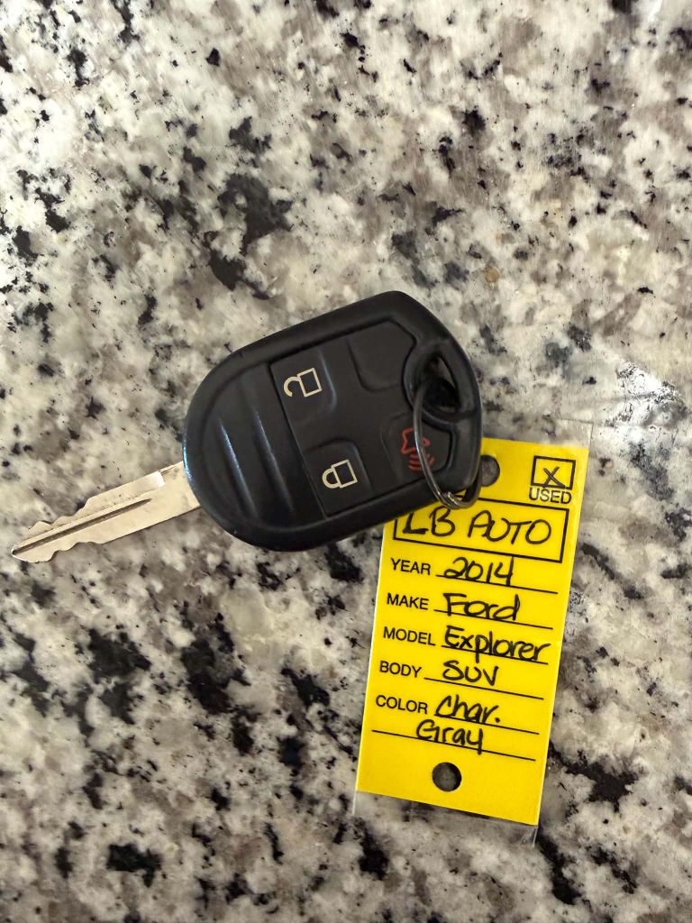 Photo 15 of this FORD EXPLORER
