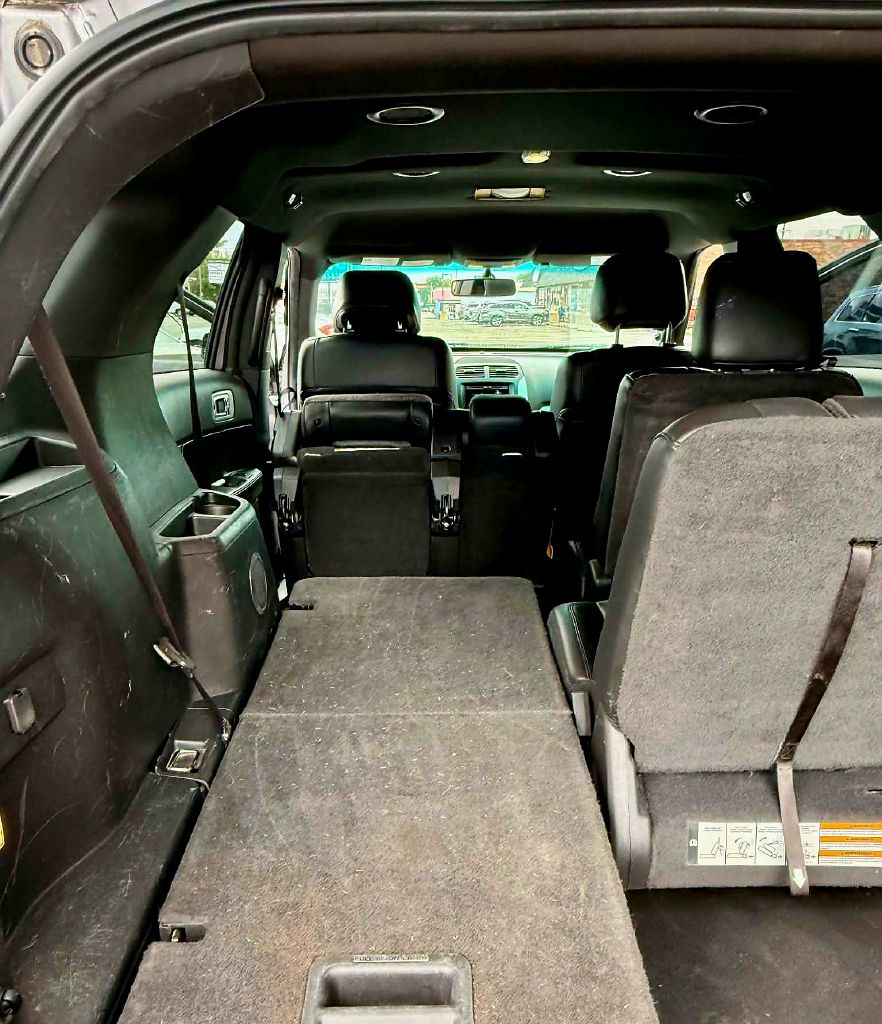 Photo 23 of this FORD EXPLORER