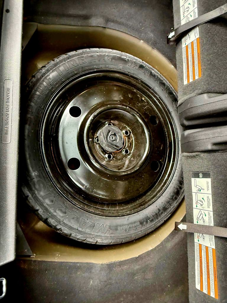 Photo 27 of this FORD EXPLORER