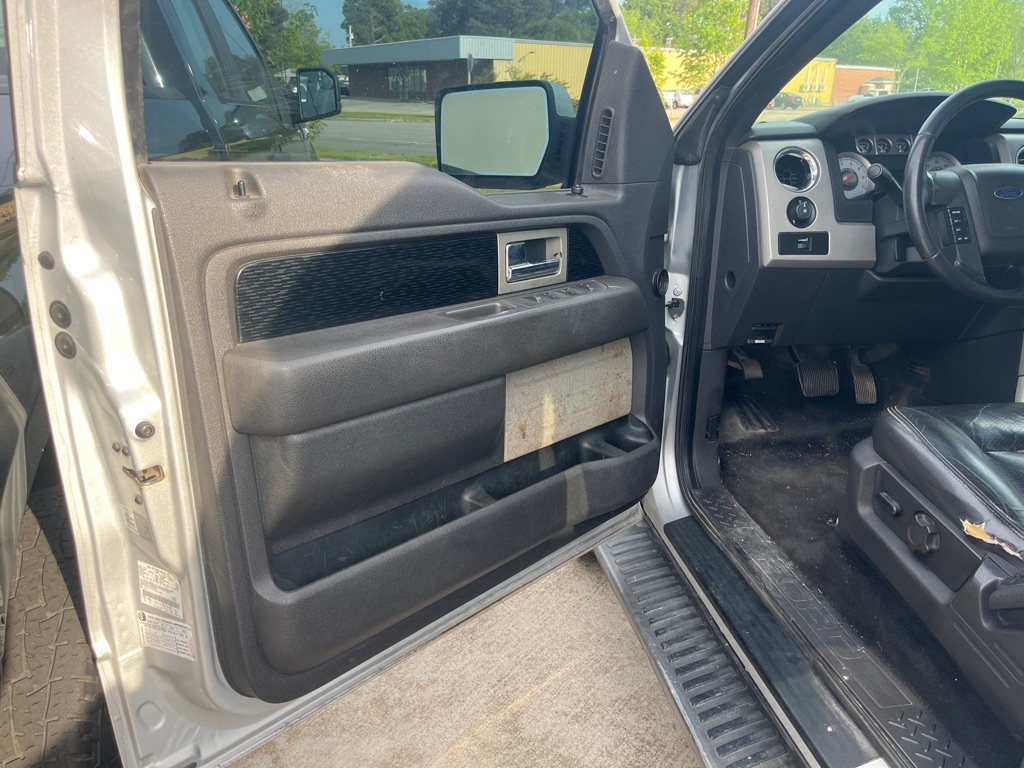 Photo 7 of this FORD F150