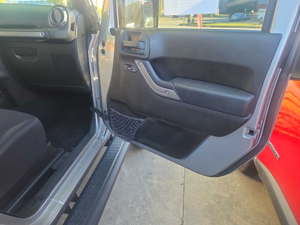 Photo 9 of this JEEP WRANGLER