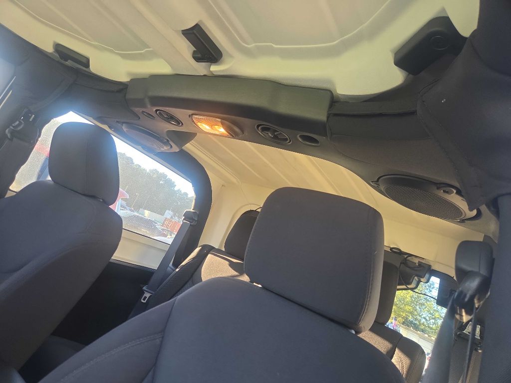 Photo 14 of this JEEP WRANGLER