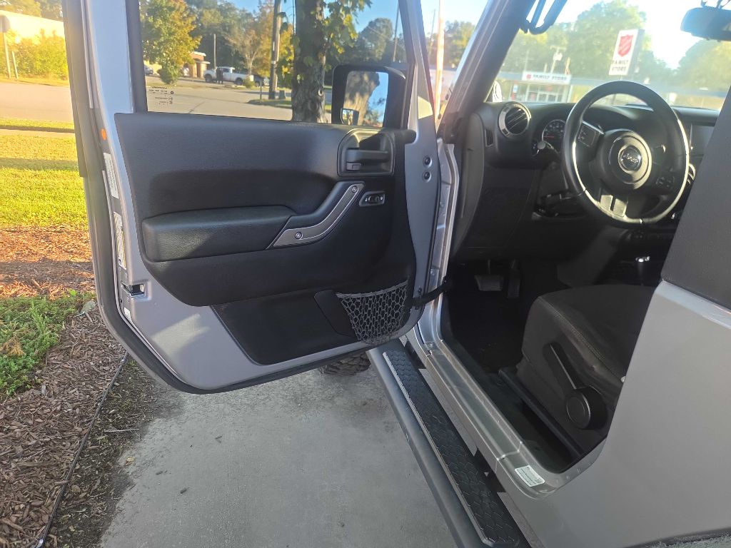 Photo 12 of this JEEP WRANGLER
