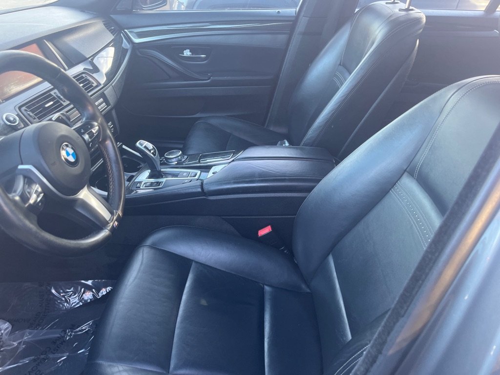 Photo 6 of this BMW 5 SERIES