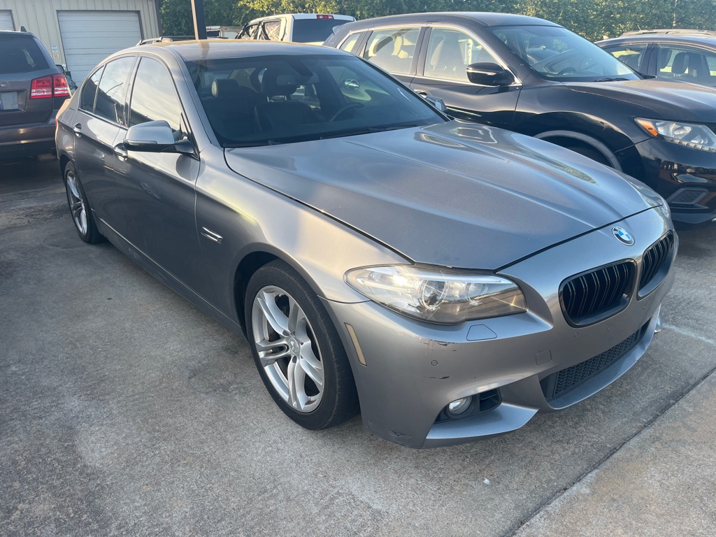 Photo 4 of this BMW 5 SERIES