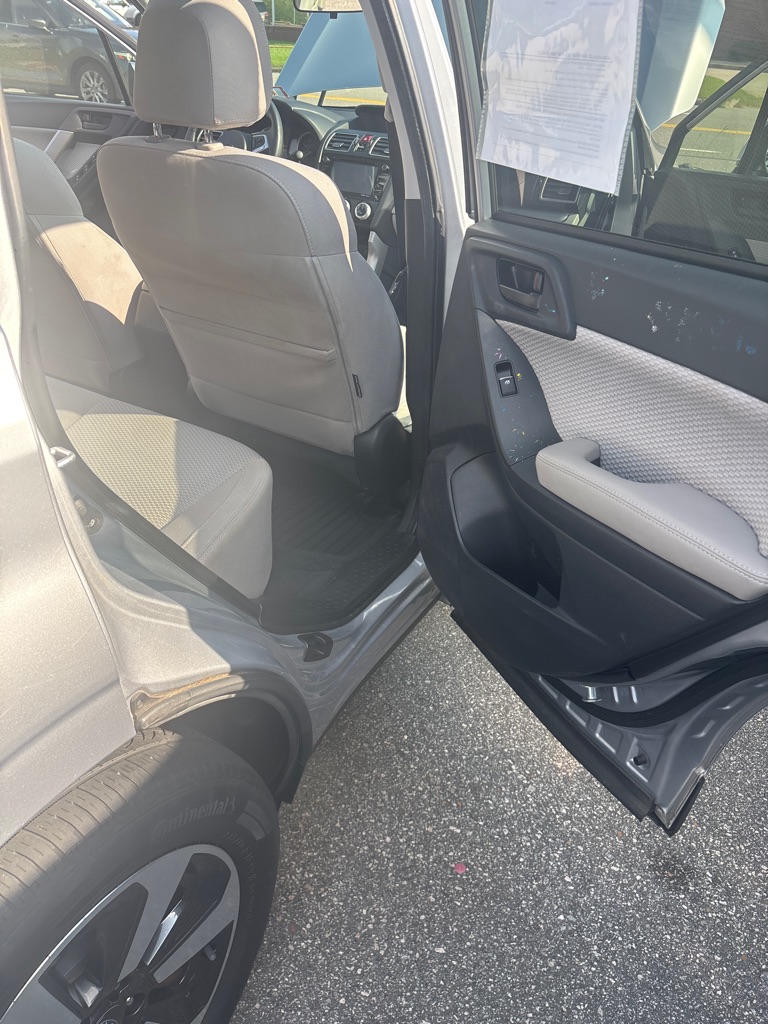 Photo 11 of this SUBARU FORESTER